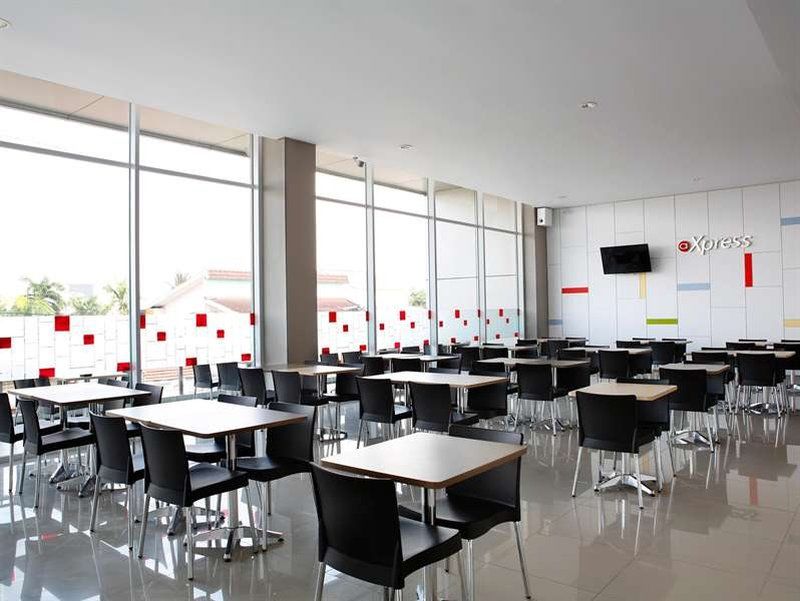 Amaris Hotel Palembang Exterior foto