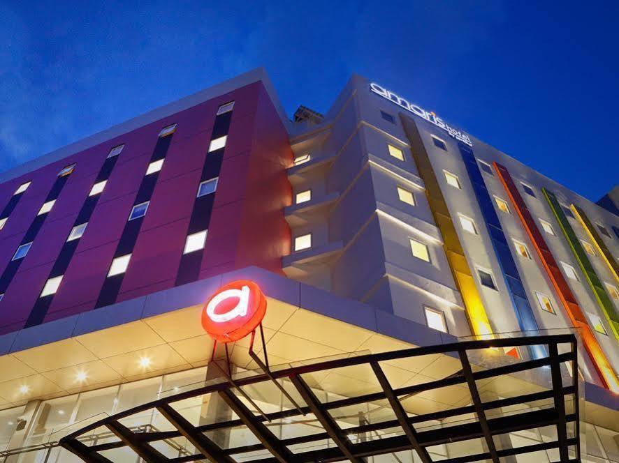 Amaris Hotel Palembang Exterior foto