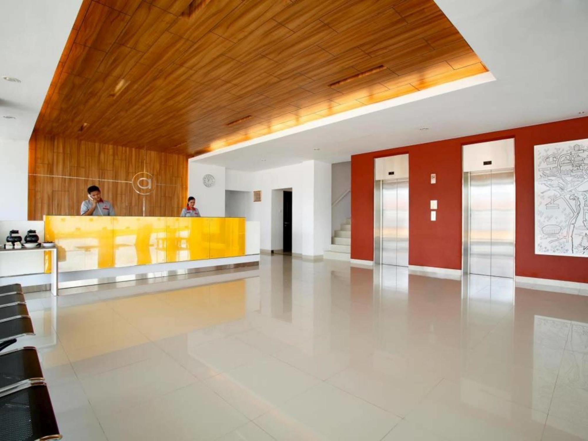 Amaris Hotel Palembang Exterior foto